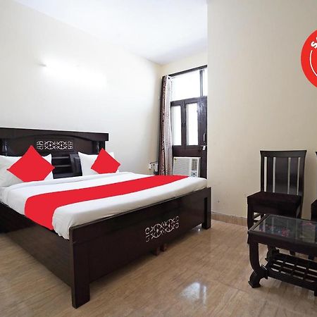 Oyo 46744 Hotel Yash Нью-Делі Екстер'єр фото