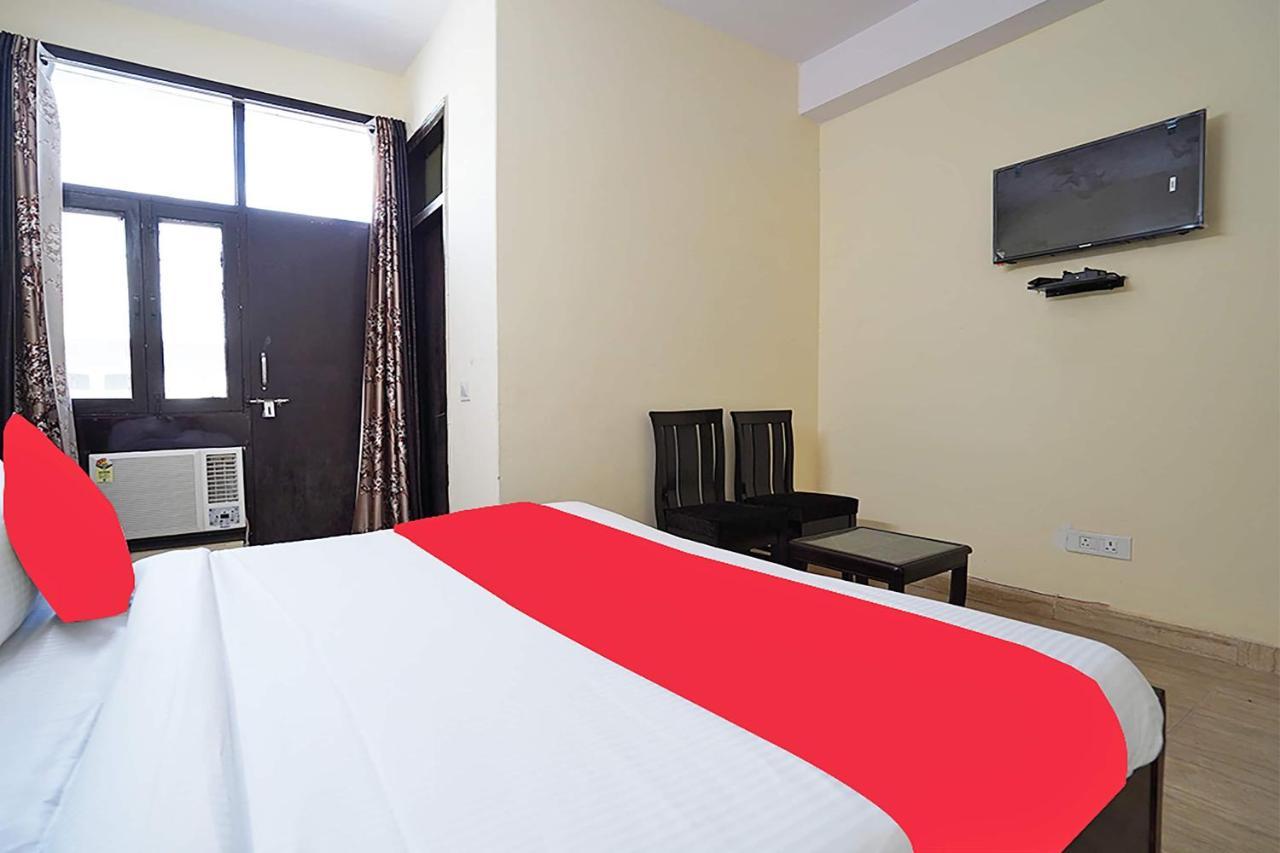 Oyo 46744 Hotel Yash Нью-Делі Екстер'єр фото
