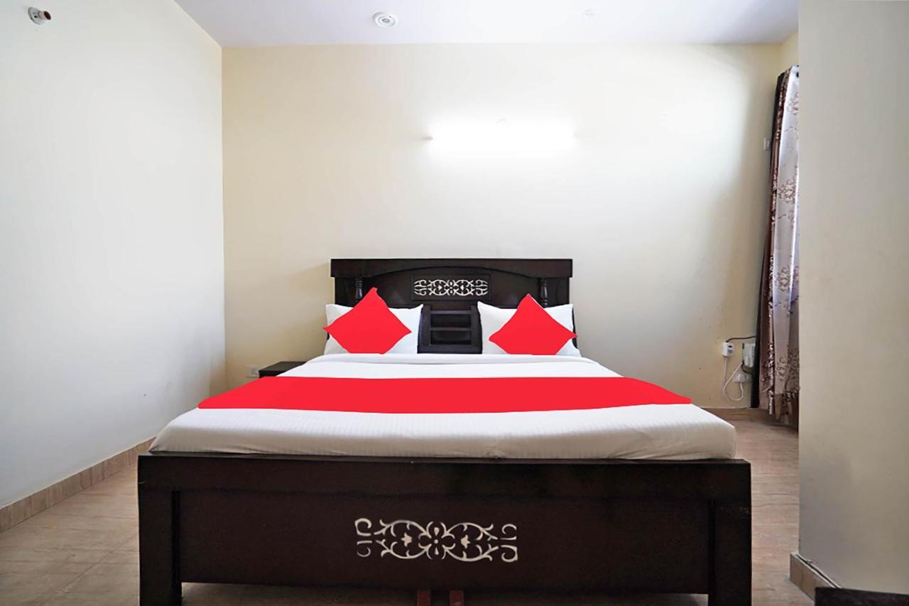 Oyo 46744 Hotel Yash Нью-Делі Екстер'єр фото