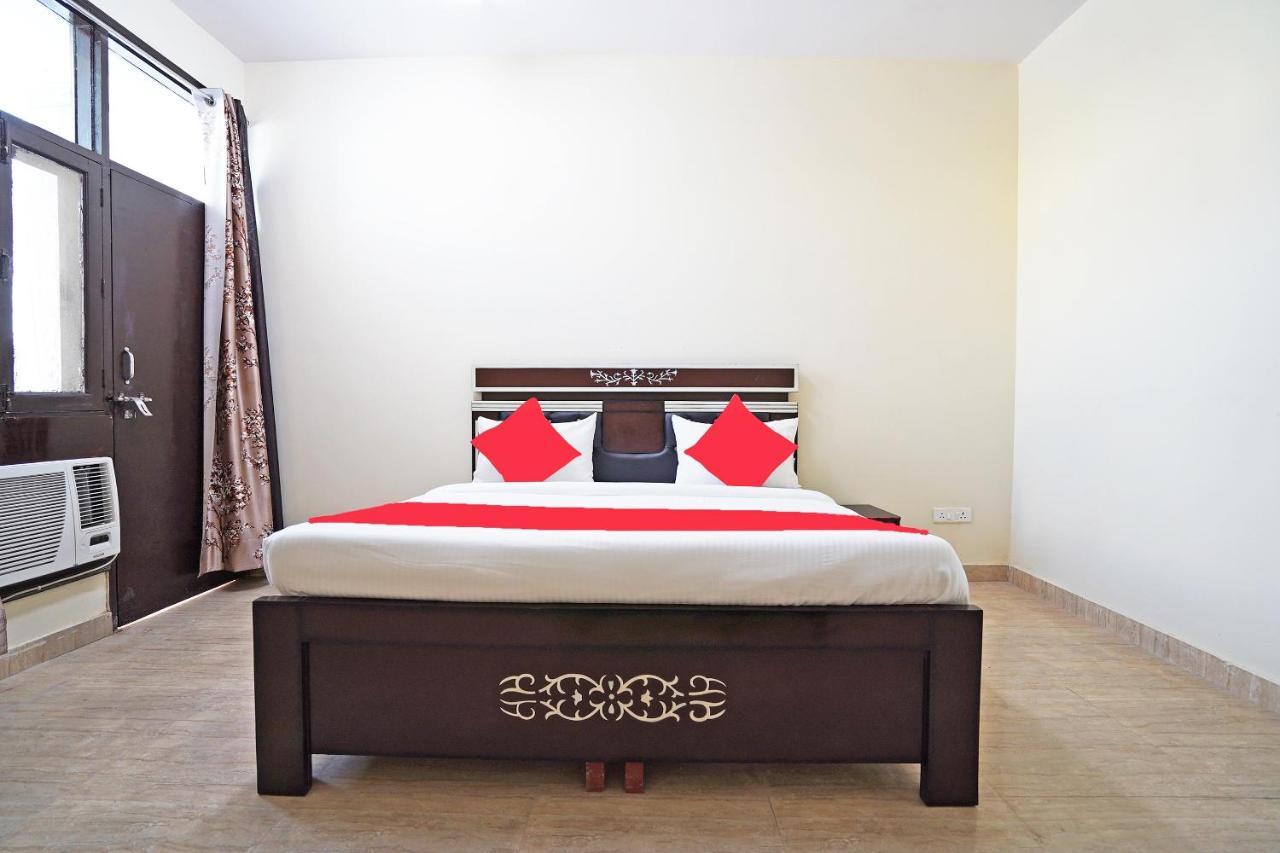 Oyo 46744 Hotel Yash Нью-Делі Екстер'єр фото