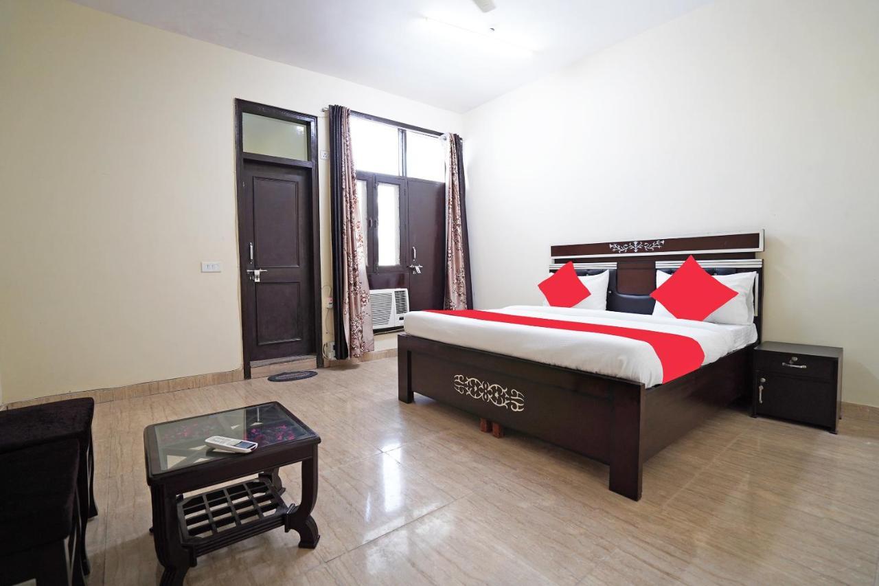 Oyo 46744 Hotel Yash Нью-Делі Екстер'єр фото
