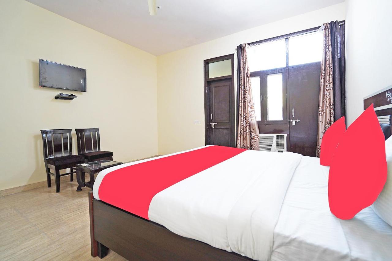 Oyo 46744 Hotel Yash Нью-Делі Екстер'єр фото