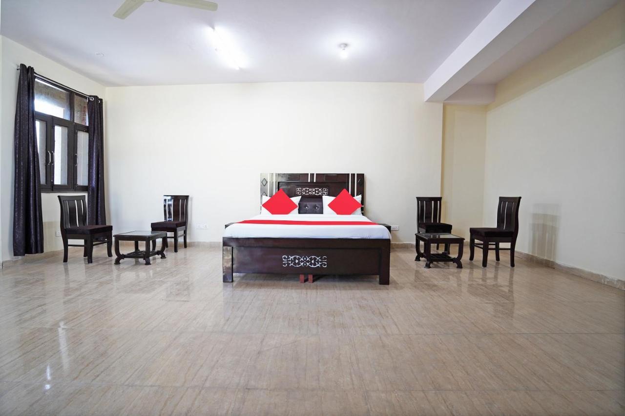 Oyo 46744 Hotel Yash Нью-Делі Екстер'єр фото
